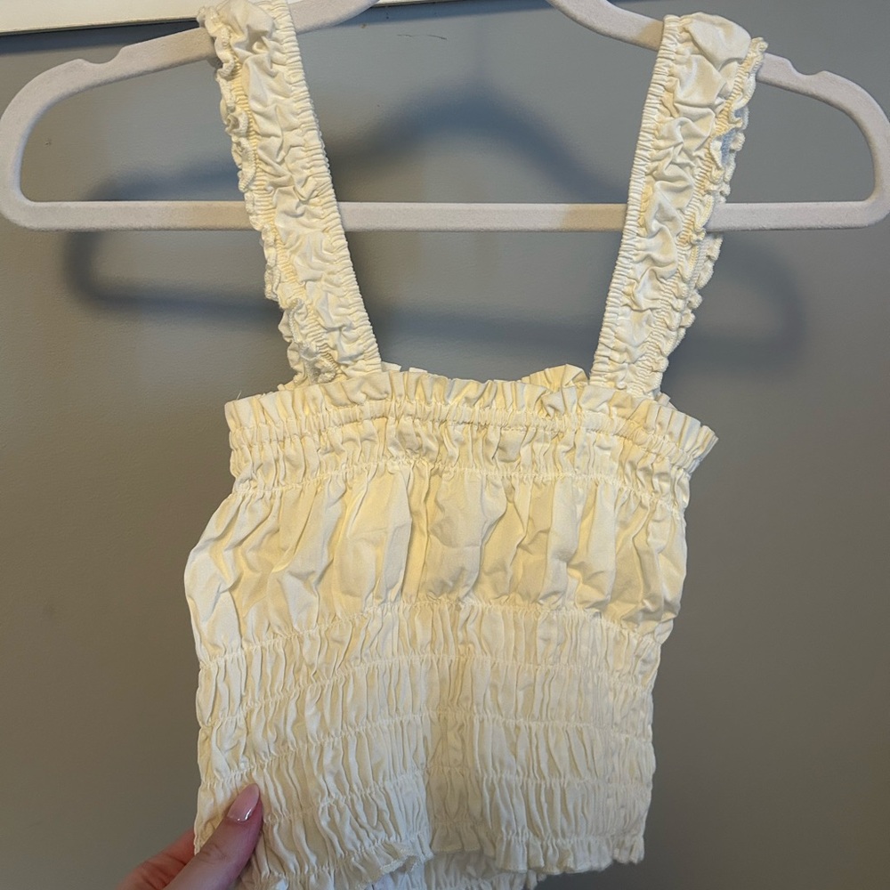 Summer/Spring Cream Ruched Top - Picture 5 of 7